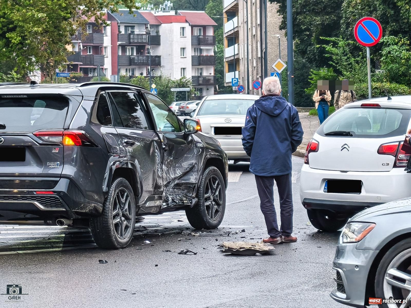 Zdjęcie w galerii na portalu naszraciborz.pl: Citroen i toyota zderzyły się na skrzyżowaniu przy sądzie [FOTO] wiadomości z regionu