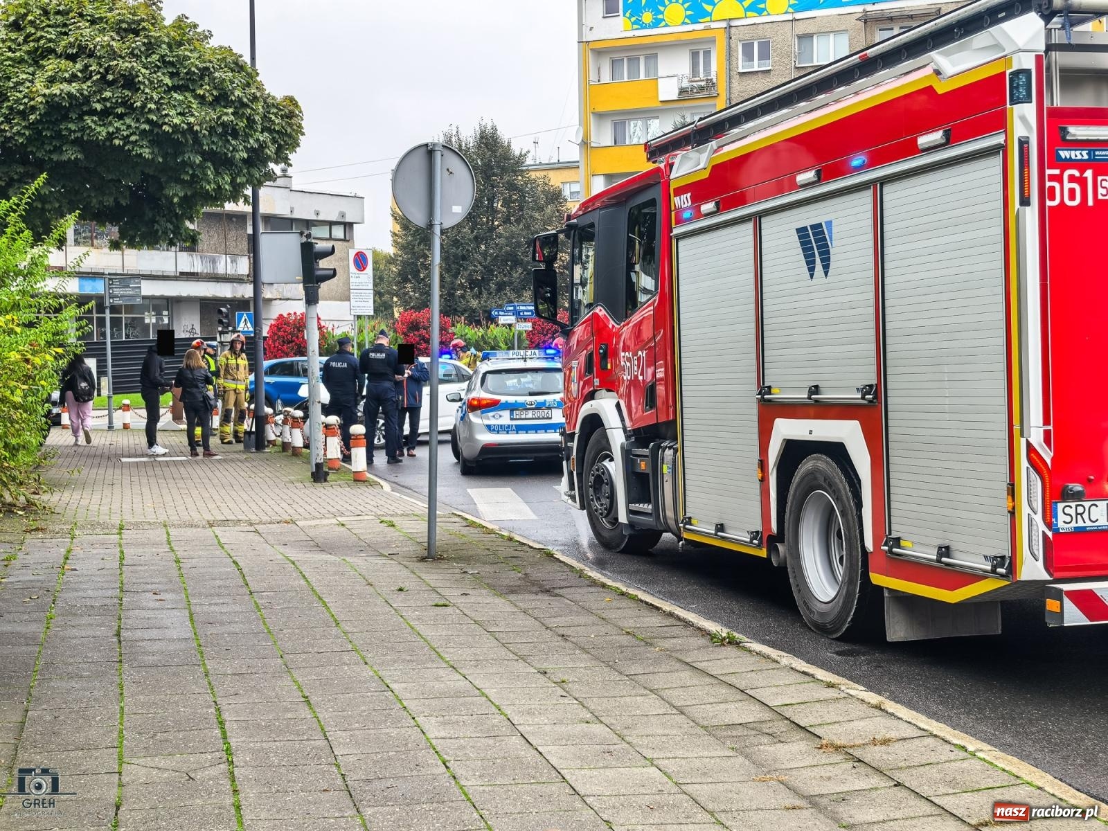 Zdjęcie w galerii na portalu naszraciborz.pl: Citroen i toyota zderzyły się na skrzyżowaniu przy sądzie [FOTO] wiadomości z regionu