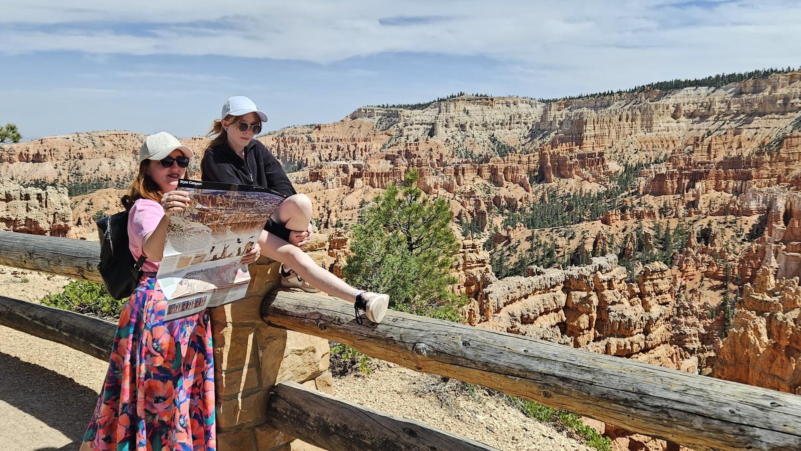 Zdjęcie w galerii na portalu naszraciborz.pl: Blok Szkolny Festiwalu Podróżniczego Wiatraki w Raciborzu! wiadomości z regionu