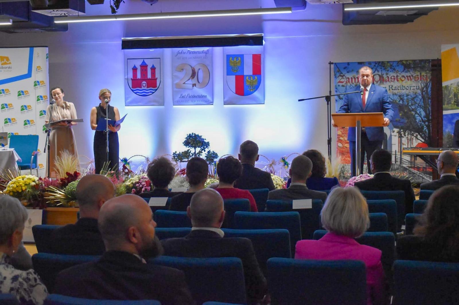 Zdjęcie w galerii na portalu naszraciborz.pl: Jubileusz 20-lecie partnerstwa Powiatu Raciborskiego z Miastem Rendsburg wiadomości z regionu