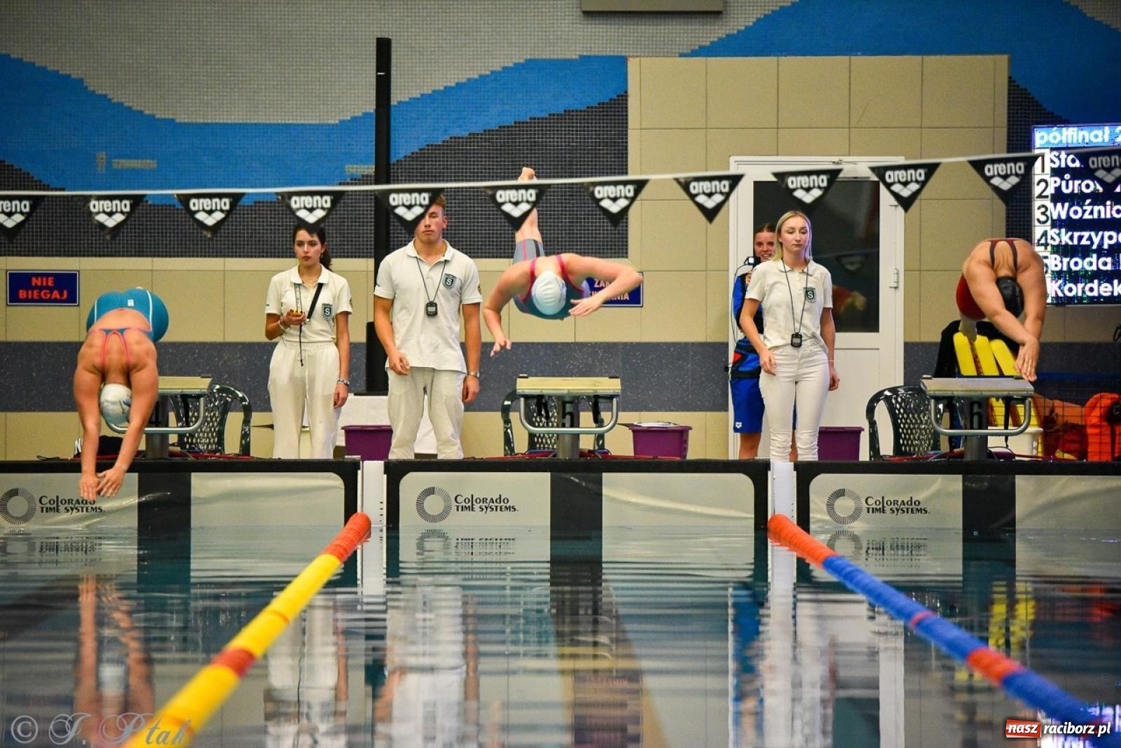 Zdjęcie w galerii na portalu naszraciborz.pl: Rywalizacja pływacka o Puchar Marszałka Województwa Śląskiego na krótkim basenie w Raciborzu wiadomości z regionu