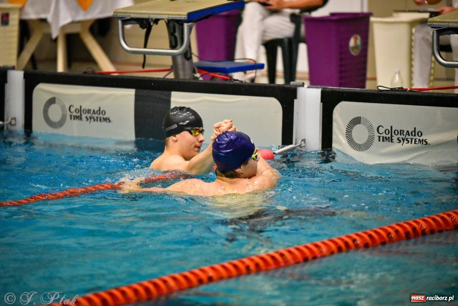 Zdjęcie w galerii na portalu naszraciborz.pl: Rywalizacja pływacka o Puchar Marszałka Województwa Śląskiego na krótkim basenie w Raciborzu wiadomości z regionu