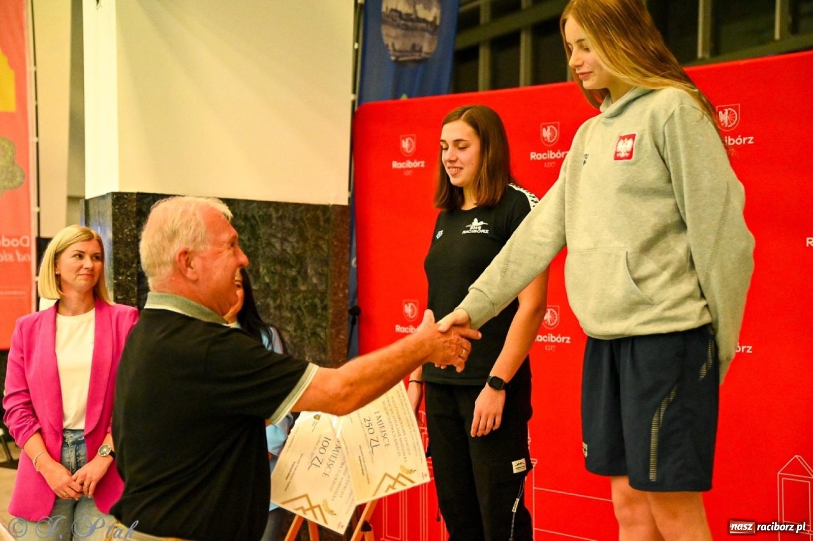 Zdjęcie w galerii na portalu naszraciborz.pl: Rywalizacja pływacka o Puchar Marszałka Województwa Śląskiego na krótkim basenie w Raciborzu wiadomości z regionu