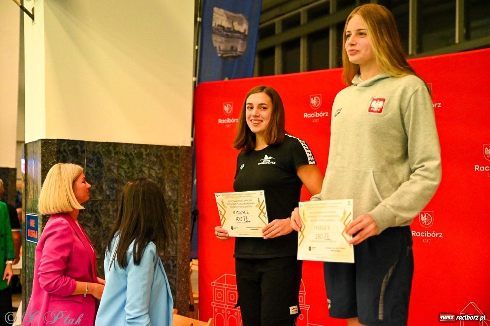 Zdjęcie w galerii na portalu naszraciborz.pl: Rywalizacja pływacka o Puchar Marszałka Województwa Śląskiego na krótkim basenie w Raciborzu wiadomości z regionu