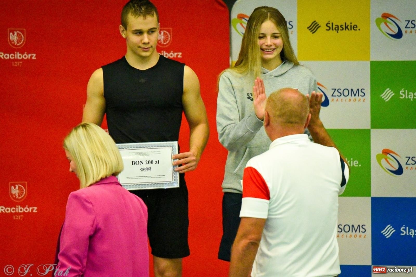 Zdjęcie w galerii na portalu naszraciborz.pl: Rywalizacja pływacka o Puchar Marszałka Województwa Śląskiego na krótkim basenie w Raciborzu wiadomości z regionu