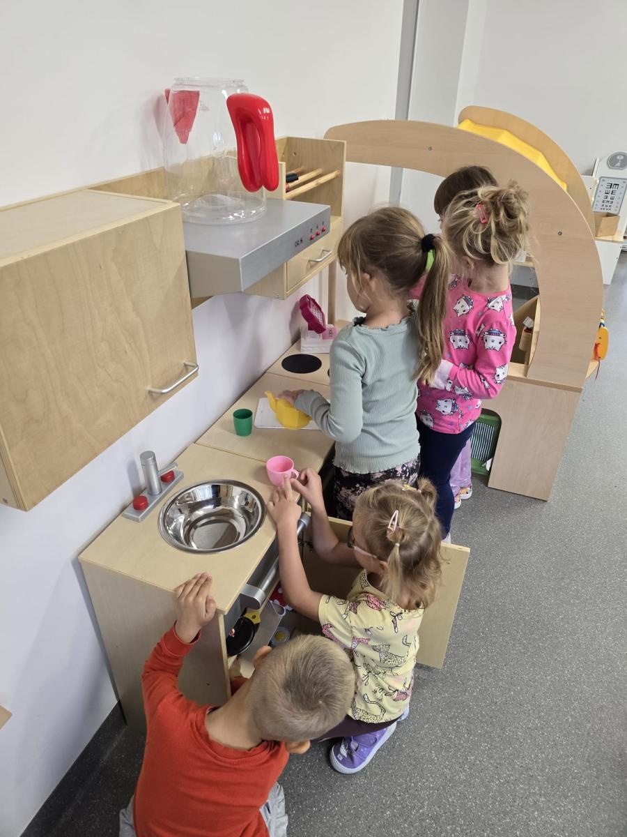 Zdjęcie w galerii na portalu naszraciborz.pl: Społeczność lokalna wspomogła przedszkole w Studziennej wiadomości z regionu