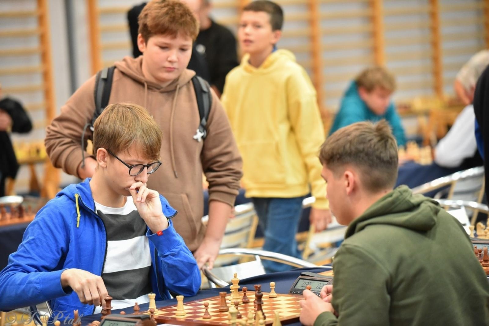 Zdjęcie w galerii na portalu naszraciborz.pl: V Międzynarodowy Memoriał Szachowy Alfreda Chrobaka – Zacięta rywalizacja w Raciborzu wiadomości z regionu