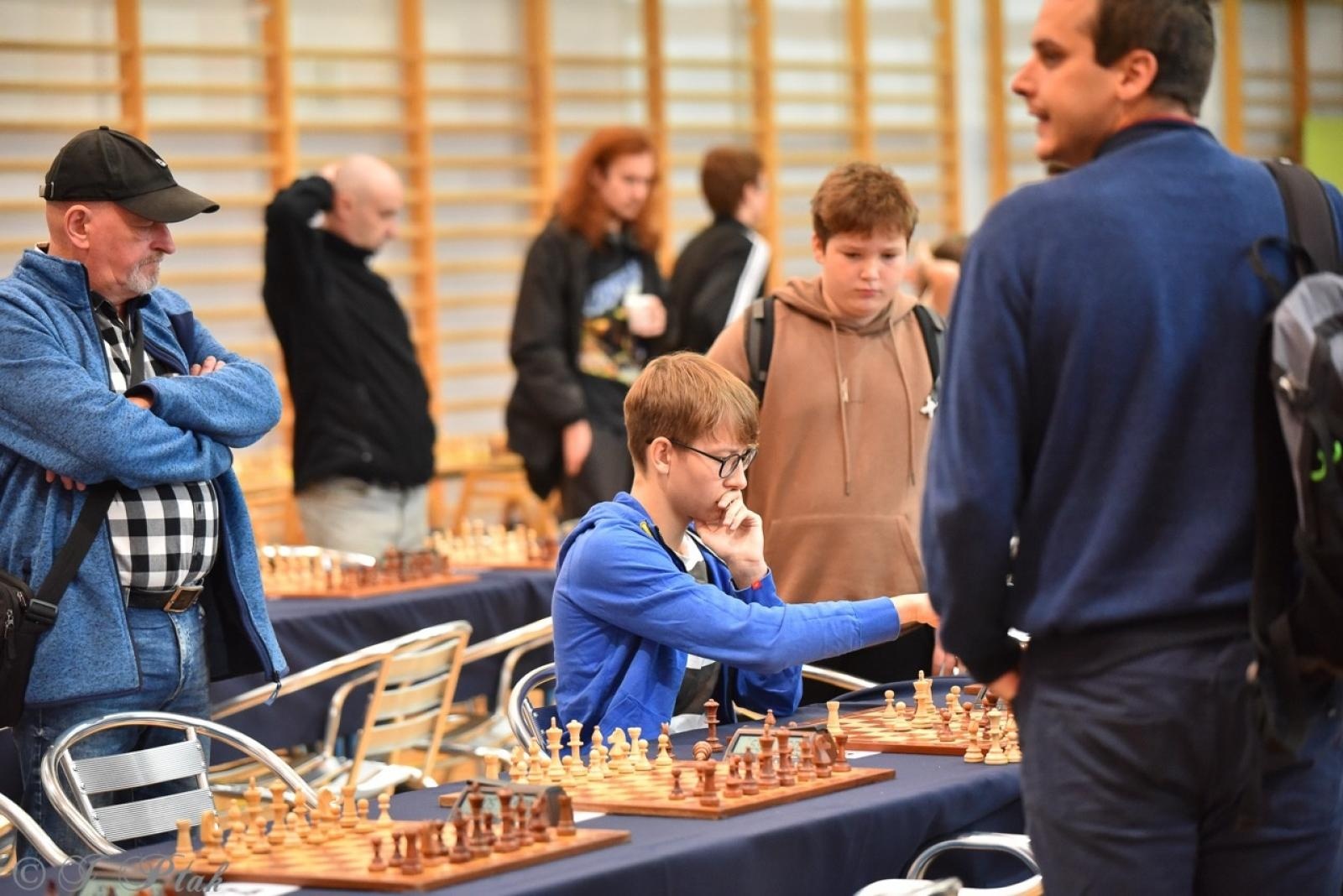 Zdjęcie w galerii na portalu naszraciborz.pl: V Międzynarodowy Memoriał Szachowy Alfreda Chrobaka – Zacięta rywalizacja w Raciborzu wiadomości z regionu