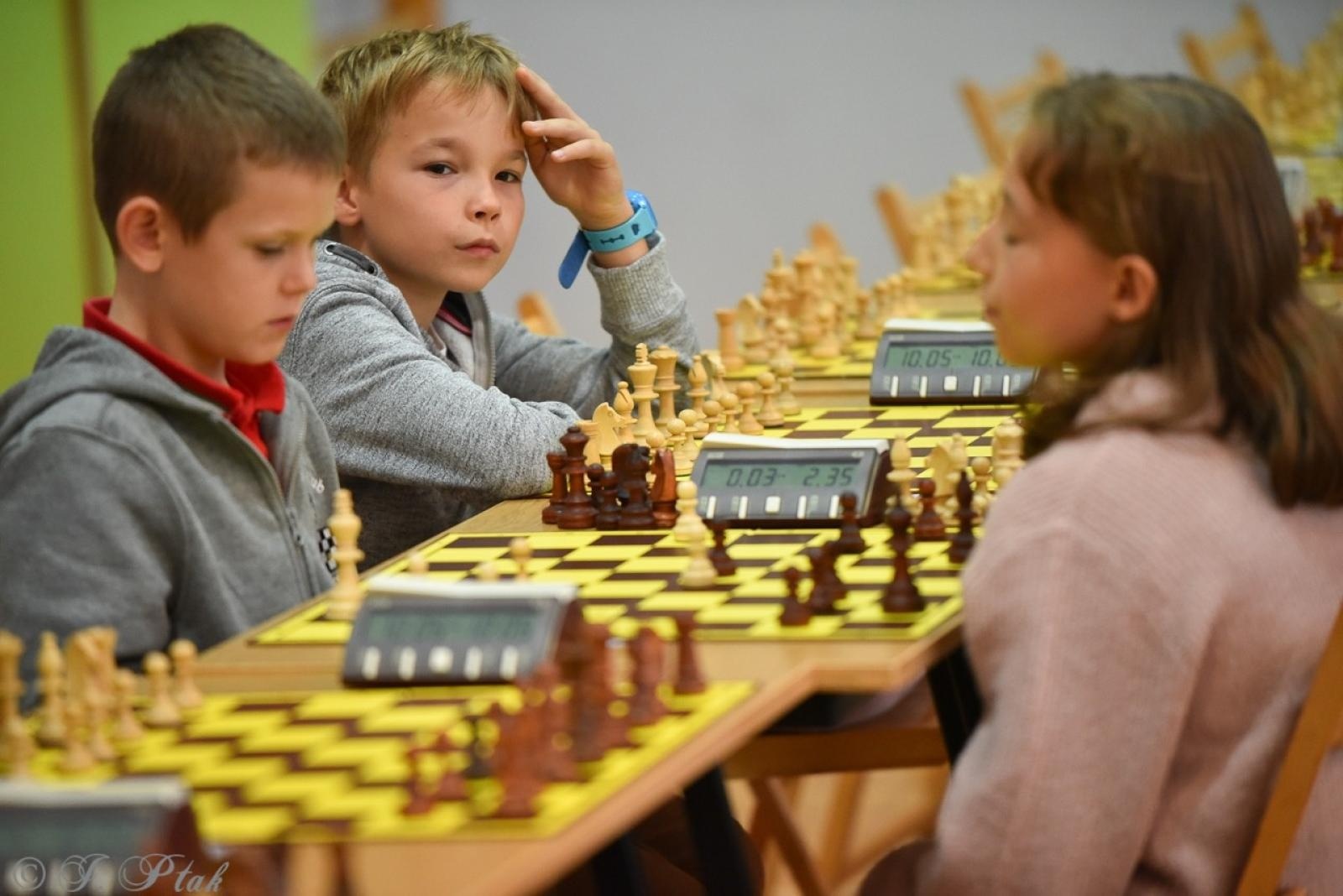 Zdjęcie w galerii na portalu naszraciborz.pl: V Międzynarodowy Memoriał Szachowy Alfreda Chrobaka – Zacięta rywalizacja w Raciborzu wiadomości z regionu