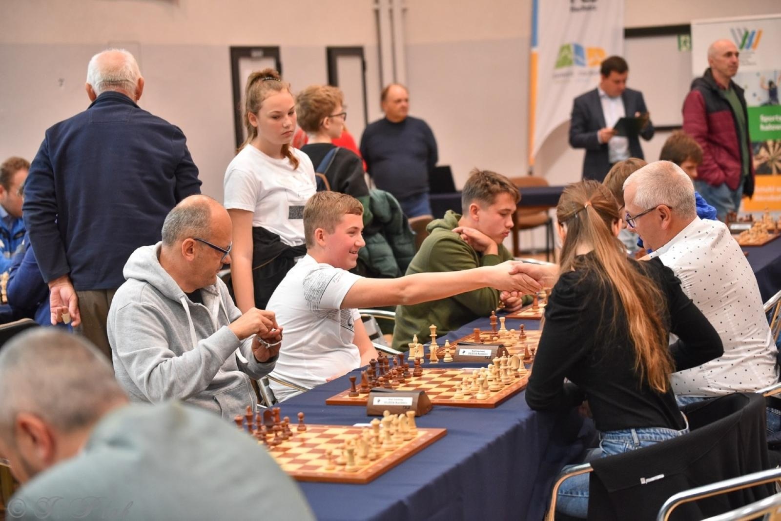 Zdjęcie w galerii na portalu naszraciborz.pl: V Międzynarodowy Memoriał Szachowy Alfreda Chrobaka – Zacięta rywalizacja w Raciborzu wiadomości z regionu