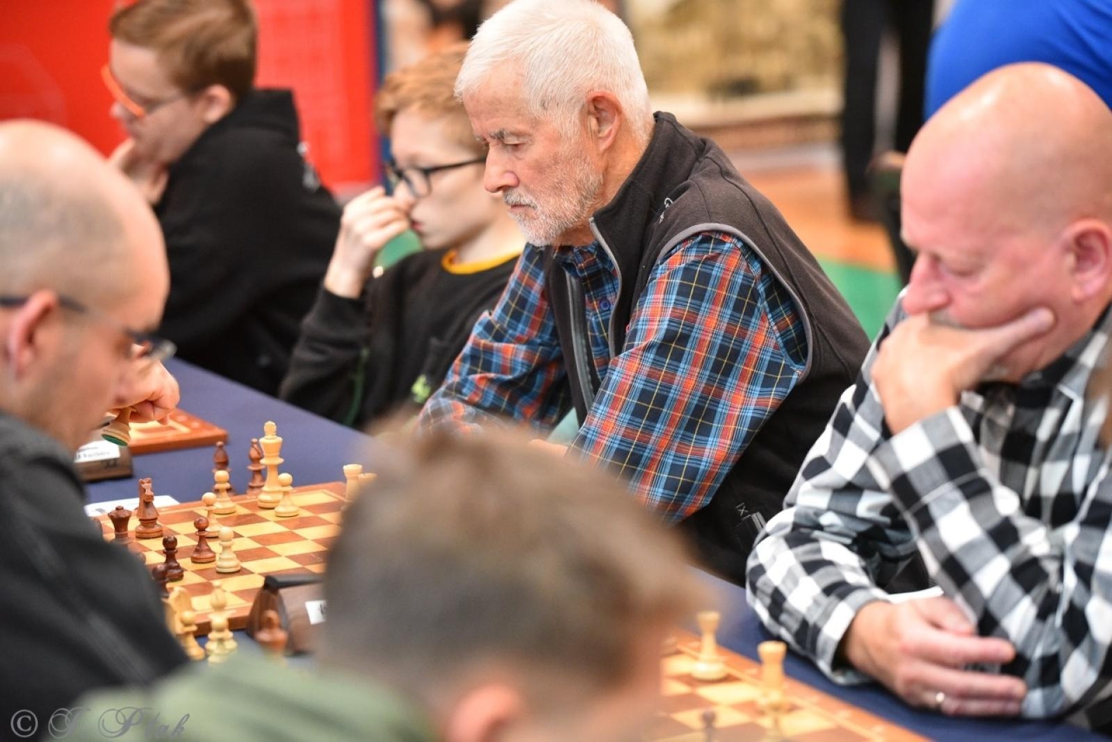 Zdjęcie w galerii na portalu naszraciborz.pl: V Międzynarodowy Memoriał Szachowy Alfreda Chrobaka – Zacięta rywalizacja w Raciborzu wiadomości z regionu