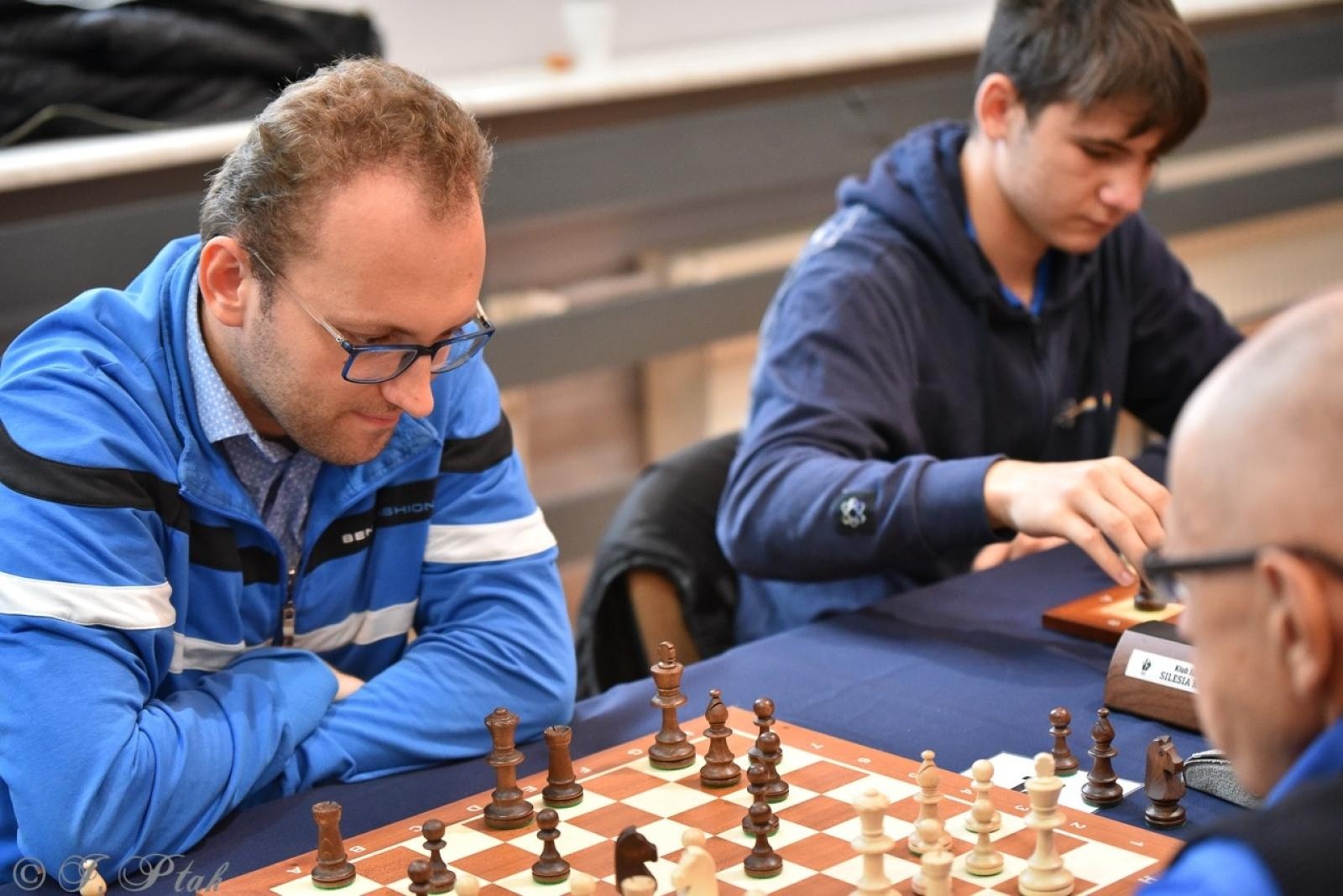 Zdjęcie w galerii na portalu naszraciborz.pl: V Międzynarodowy Memoriał Szachowy Alfreda Chrobaka – Zacięta rywalizacja w Raciborzu wiadomości z regionu