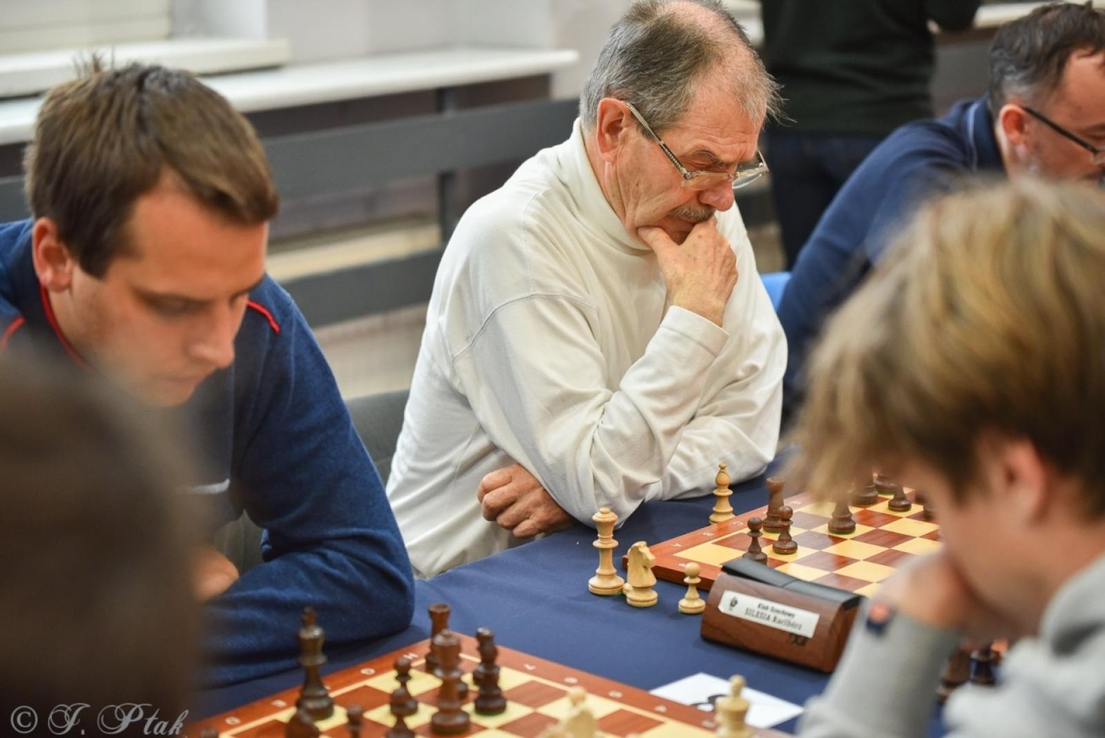 Zdjęcie w galerii na portalu naszraciborz.pl: V Międzynarodowy Memoriał Szachowy Alfreda Chrobaka – Zacięta rywalizacja w Raciborzu wiadomości z regionu