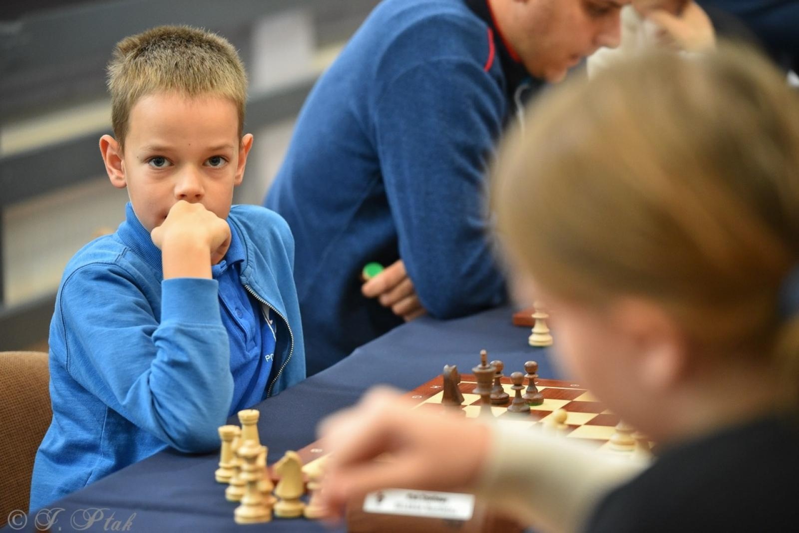 Zdjęcie w galerii na portalu naszraciborz.pl: V Międzynarodowy Memoriał Szachowy Alfreda Chrobaka – Zacięta rywalizacja w Raciborzu wiadomości z regionu