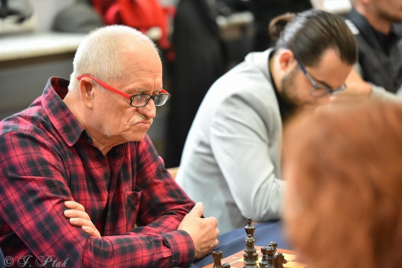 Zdjęcie w galerii na portalu naszraciborz.pl: V Międzynarodowy Memoriał Szachowy Alfreda Chrobaka – Zacięta rywalizacja w Raciborzu wiadomości z regionu