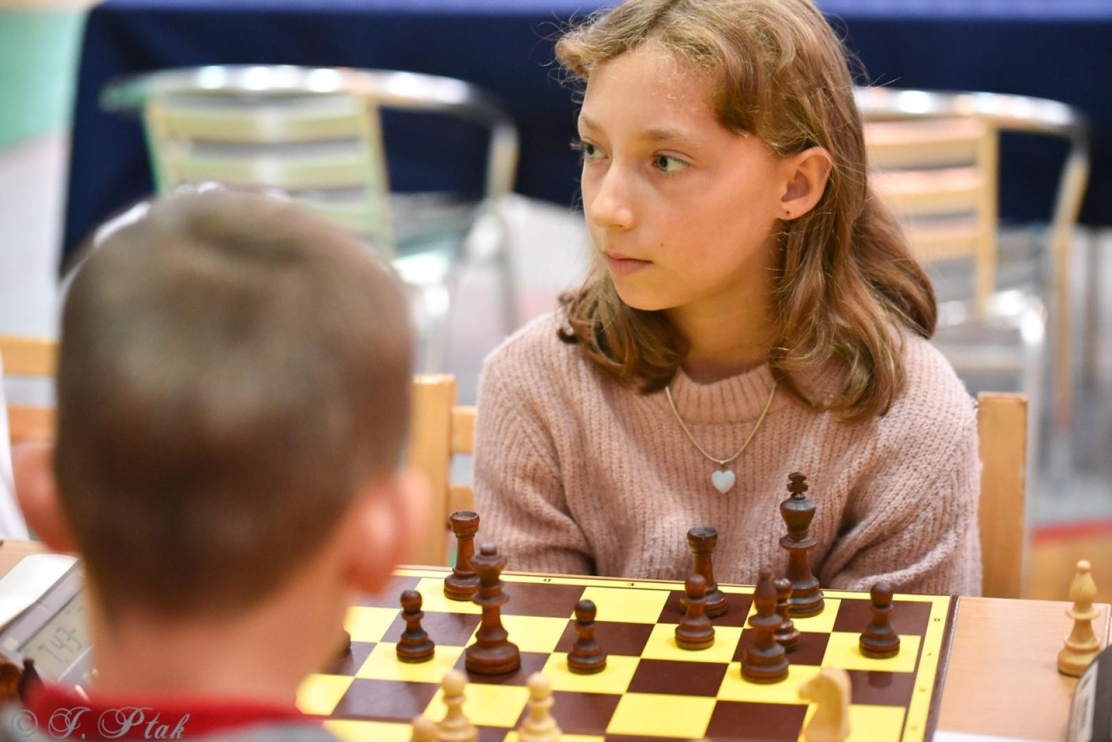 Zdjęcie w galerii na portalu naszraciborz.pl: V Międzynarodowy Memoriał Szachowy Alfreda Chrobaka – Zacięta rywalizacja w Raciborzu wiadomości z regionu