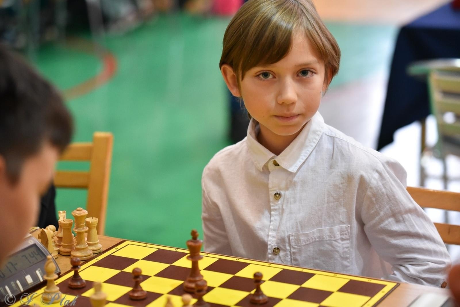 Zdjęcie w galerii na portalu naszraciborz.pl: V Międzynarodowy Memoriał Szachowy Alfreda Chrobaka – Zacięta rywalizacja w Raciborzu wiadomości z regionu