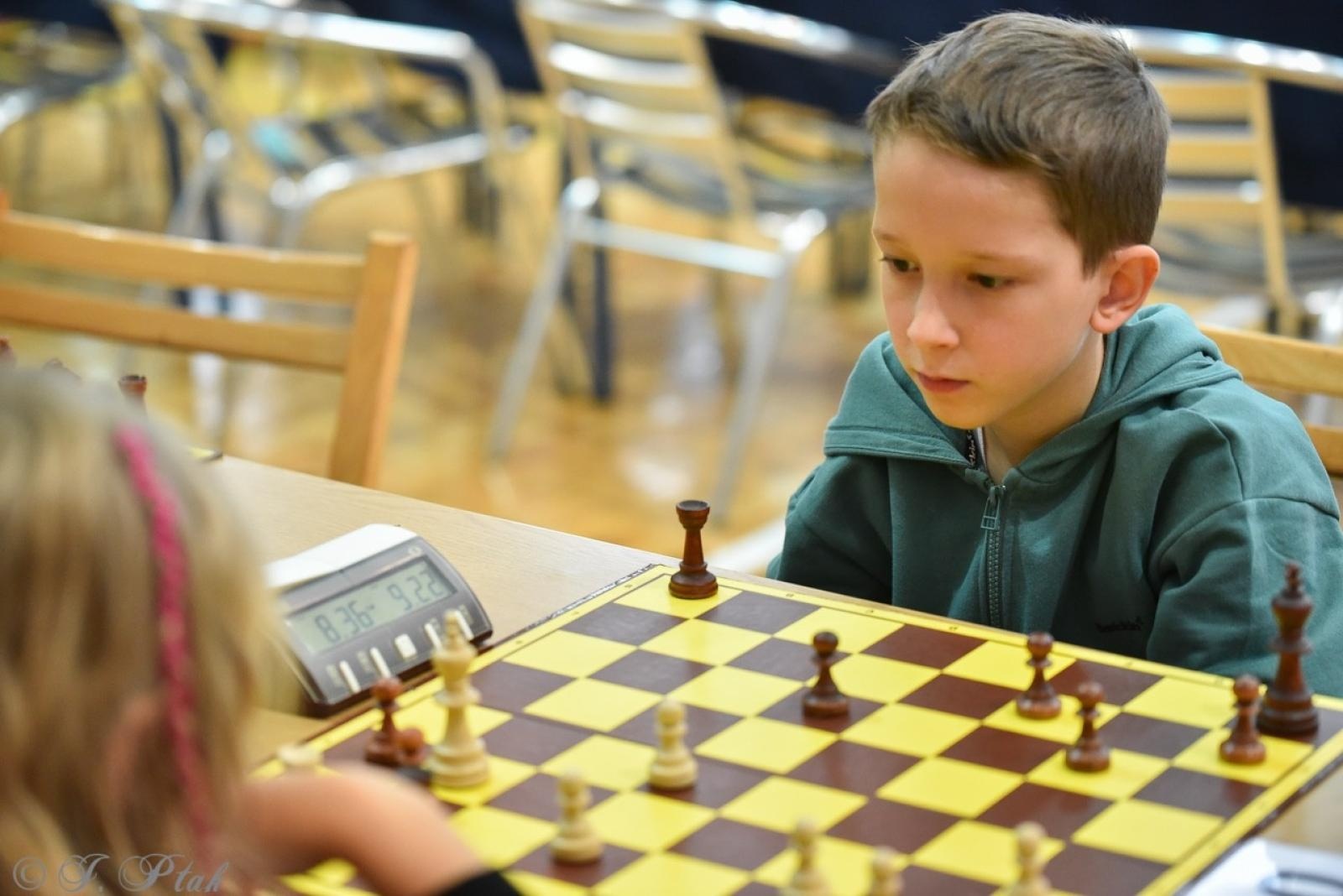 Zdjęcie w galerii na portalu naszraciborz.pl: V Międzynarodowy Memoriał Szachowy Alfreda Chrobaka – Zacięta rywalizacja w Raciborzu wiadomości z regionu