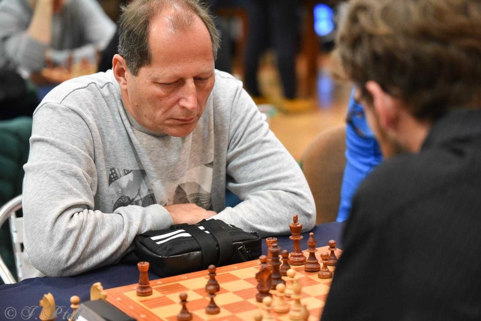 Zdjęcie w galerii na portalu naszraciborz.pl: V Międzynarodowy Memoriał Szachowy Alfreda Chrobaka – Zacięta rywalizacja w Raciborzu wiadomości z regionu