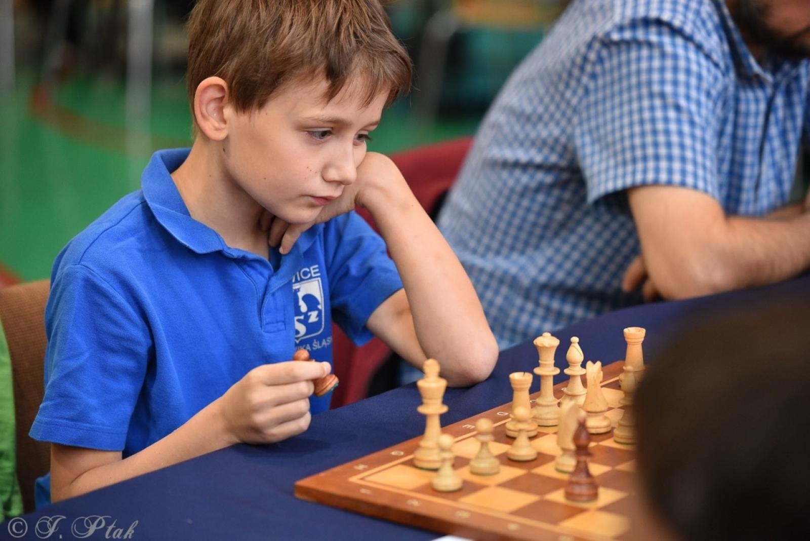 Zdjęcie w galerii na portalu naszraciborz.pl: V Międzynarodowy Memoriał Szachowy Alfreda Chrobaka – Zacięta rywalizacja w Raciborzu wiadomości z regionu