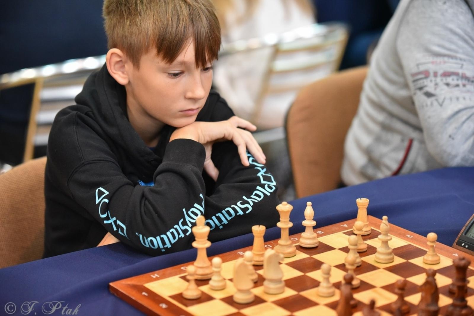 Zdjęcie w galerii na portalu naszraciborz.pl: V Międzynarodowy Memoriał Szachowy Alfreda Chrobaka – Zacięta rywalizacja w Raciborzu wiadomości z regionu