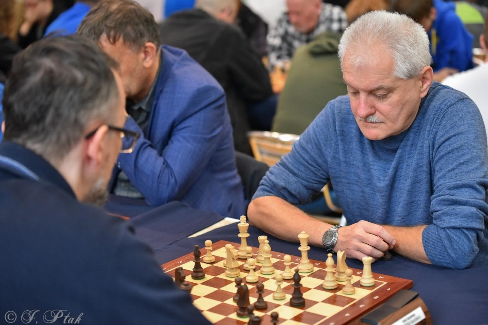 Zdjęcie w galerii na portalu naszraciborz.pl: V Międzynarodowy Memoriał Szachowy Alfreda Chrobaka – Zacięta rywalizacja w Raciborzu wiadomości z regionu