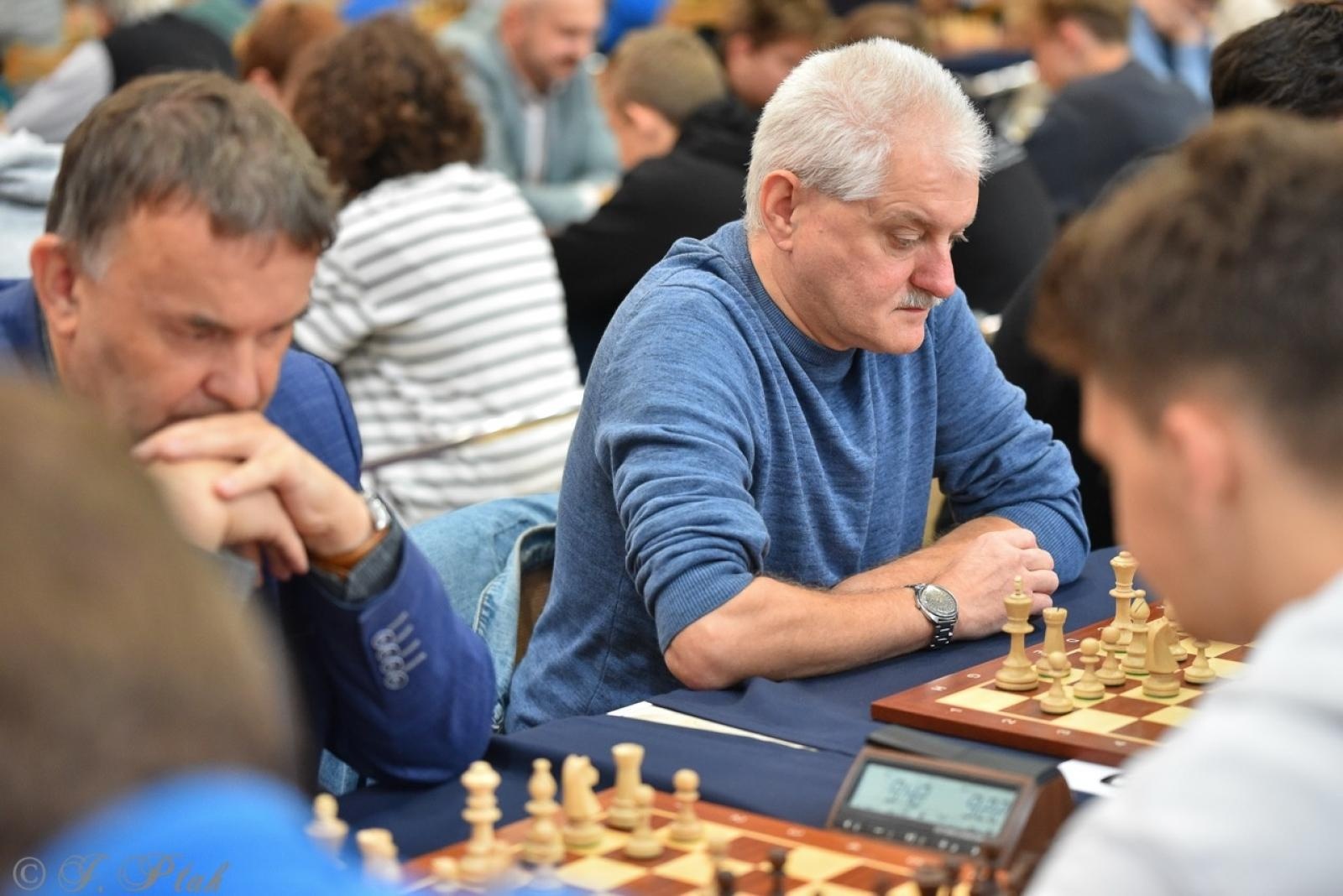 Zdjęcie w galerii na portalu naszraciborz.pl: V Międzynarodowy Memoriał Szachowy Alfreda Chrobaka – Zacięta rywalizacja w Raciborzu wiadomości z regionu