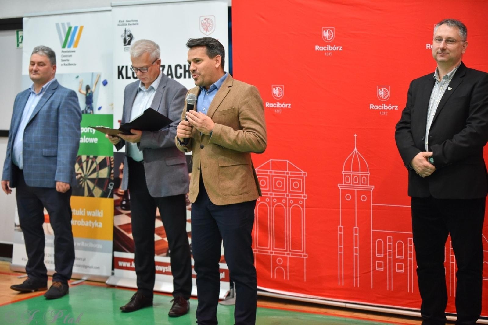 Zdjęcie w galerii na portalu naszraciborz.pl: V Międzynarodowy Memoriał Szachowy Alfreda Chrobaka – Zacięta rywalizacja w Raciborzu wiadomości z regionu