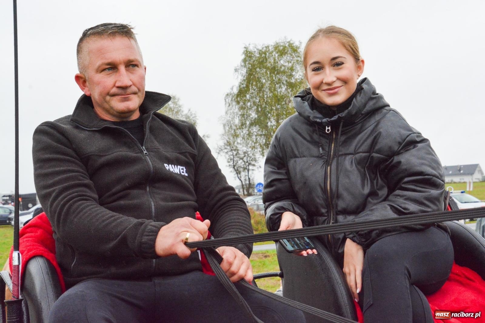 Zdjęcie w galerii na portalu naszraciborz.pl: Piknik Świętego Huberta w Łańcach: tradycja, przygoda i pasja w deszczowej scenerii wiadomości z regionu