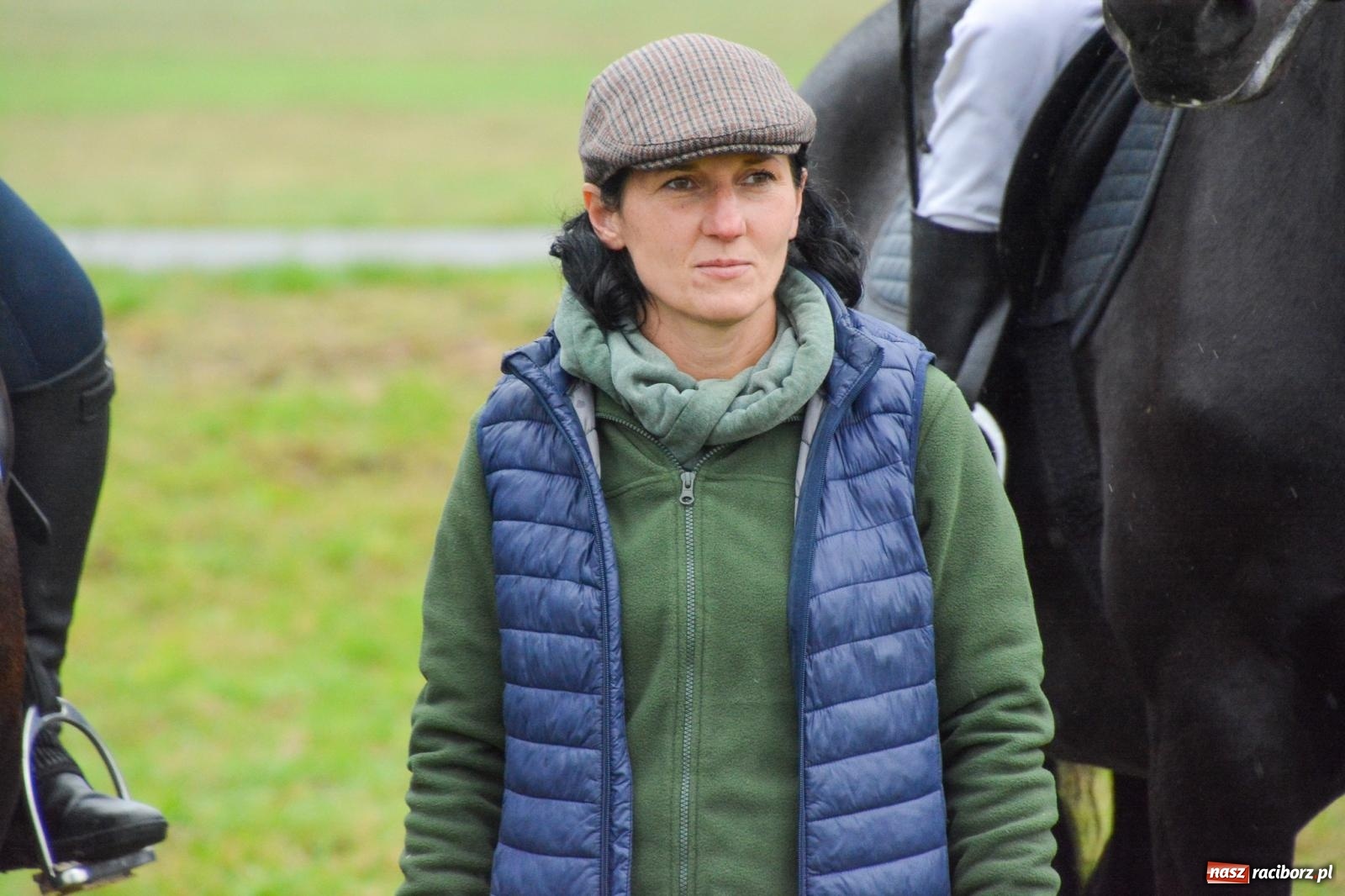 Zdjęcie w galerii na portalu naszraciborz.pl: Piknik Świętego Huberta w Łańcach: tradycja, przygoda i pasja w deszczowej scenerii wiadomości z regionu