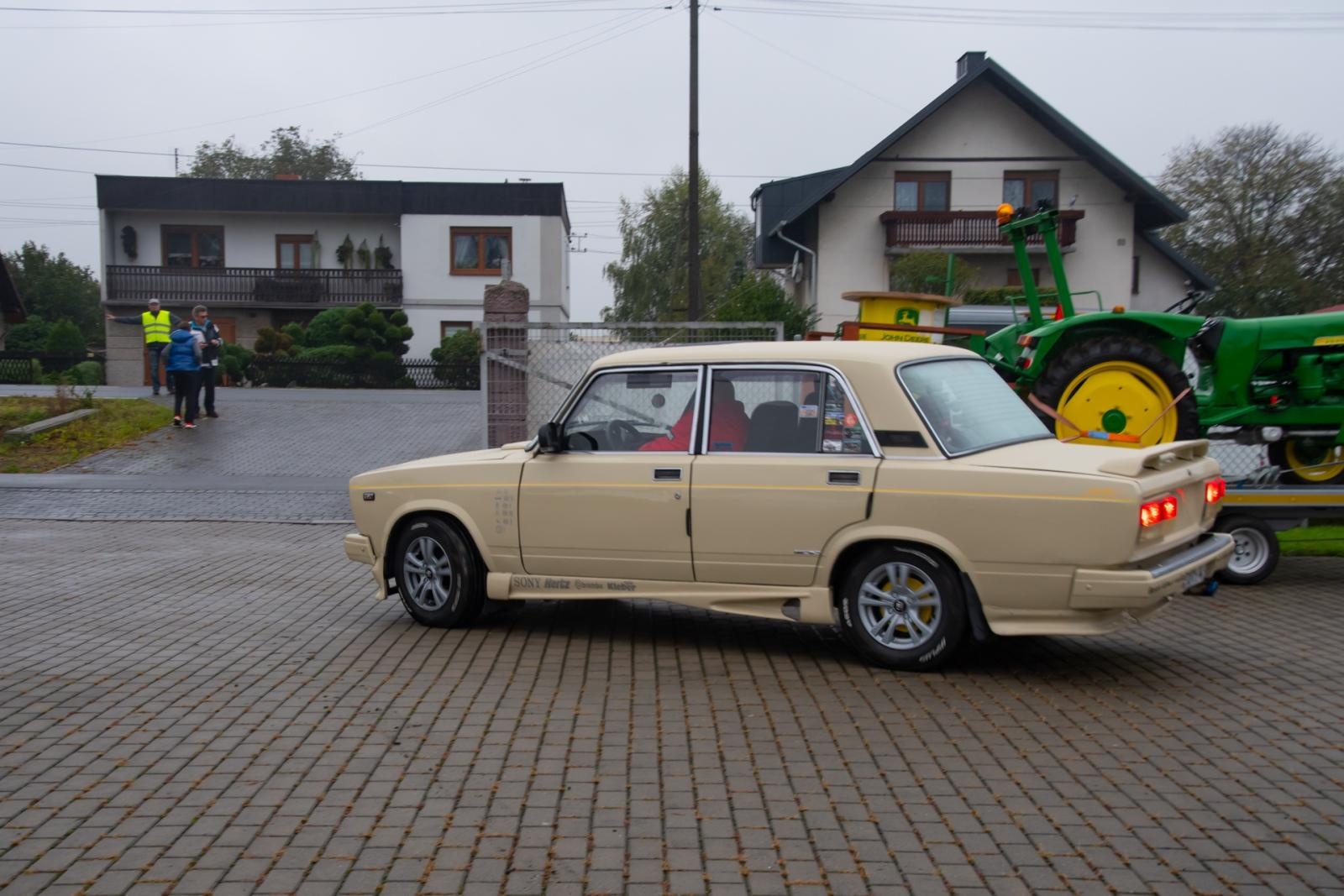 Zdjęcie w galerii na portalu naszraciborz.pl: Jesienny zlot samochodów zabytkowych w Zabełkowie wiadomości z regionu