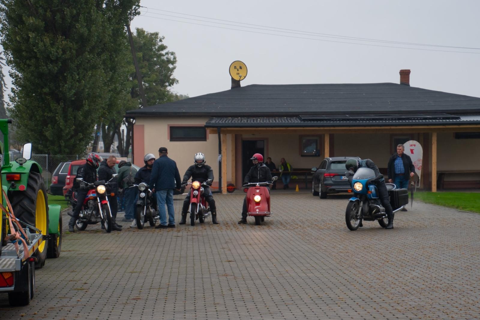 Zdjęcie w galerii na portalu naszraciborz.pl: Jesienny zlot samochodów zabytkowych w Zabełkowie wiadomości z regionu