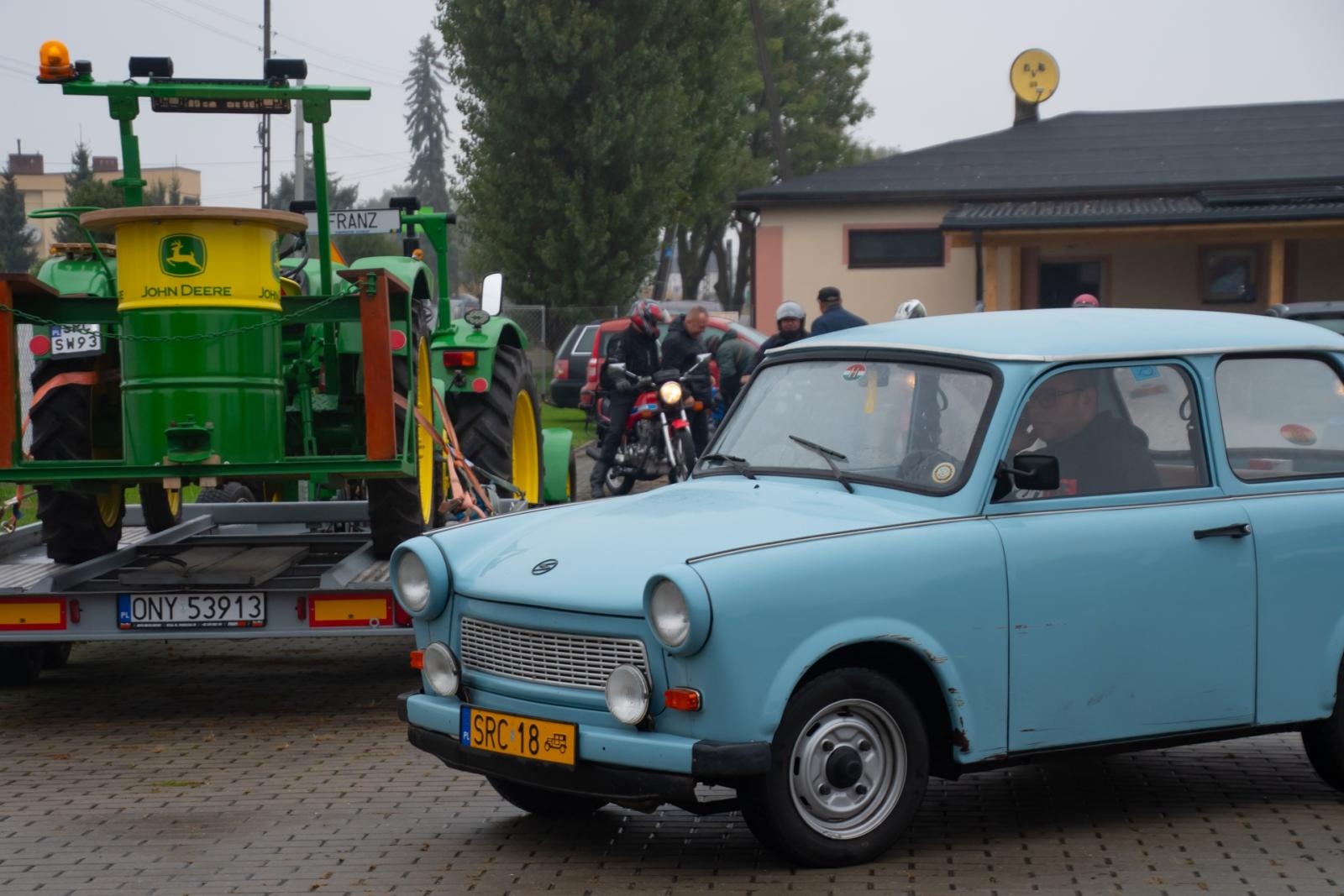 Zdjęcie w galerii na portalu naszraciborz.pl: Jesienny zlot samochodów zabytkowych w Zabełkowie wiadomości z regionu