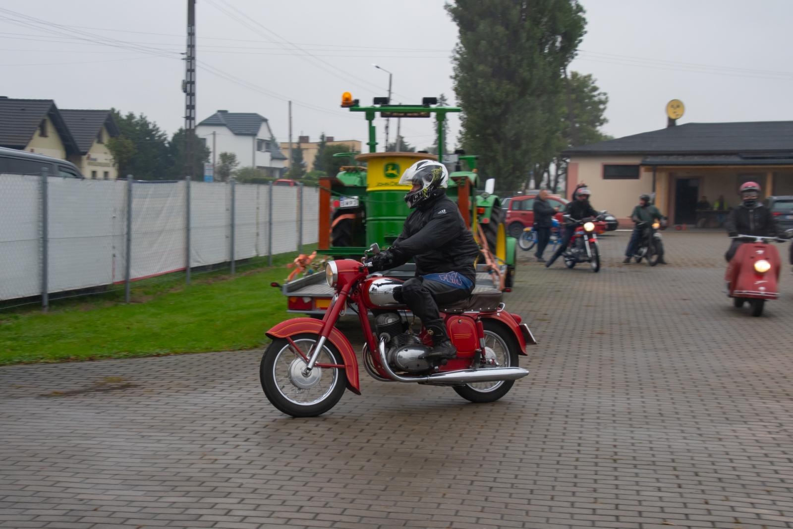 Zdjęcie w galerii na portalu naszraciborz.pl: Jesienny zlot samochodów zabytkowych w Zabełkowie wiadomości z regionu