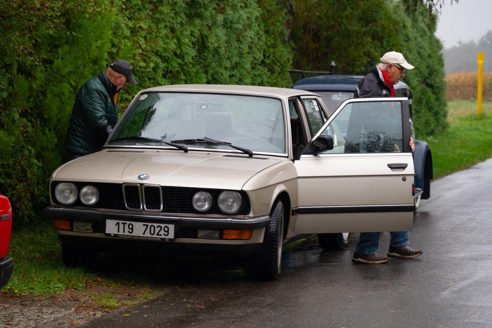 Zdjęcie w galerii na portalu naszraciborz.pl: Jesienny zlot samochodów zabytkowych w Zabełkowie wiadomości z regionu