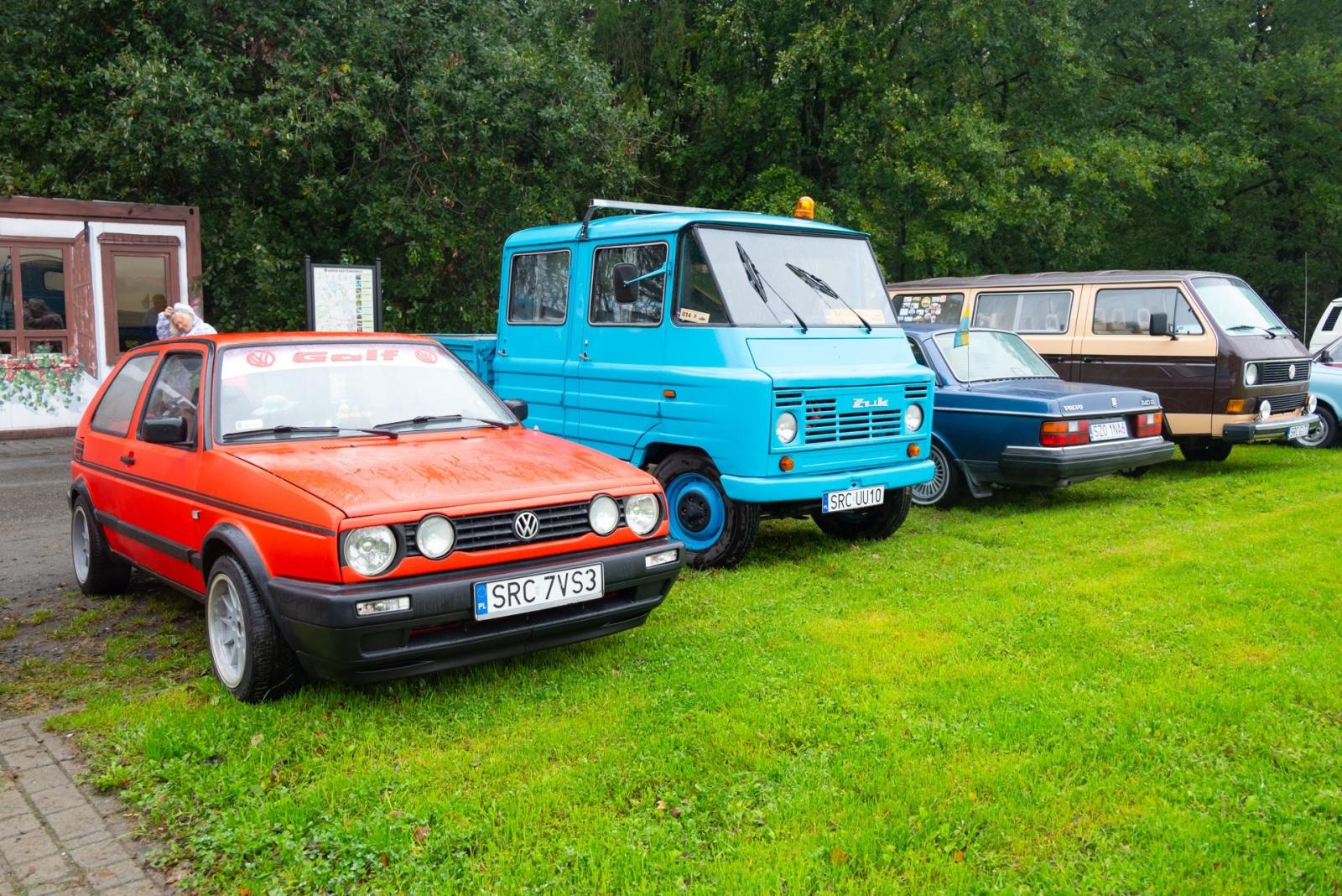Zdjęcie w galerii na portalu naszraciborz.pl: Jesienny zlot samochodów zabytkowych w Zabełkowie wiadomości z regionu