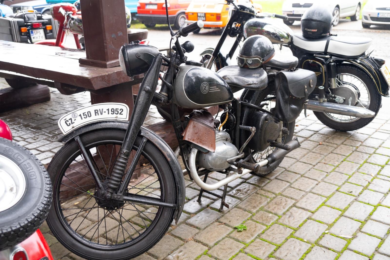 Zdjęcie w galerii na portalu naszraciborz.pl: Jesienny zlot samochodów zabytkowych w Zabełkowie wiadomości z regionu