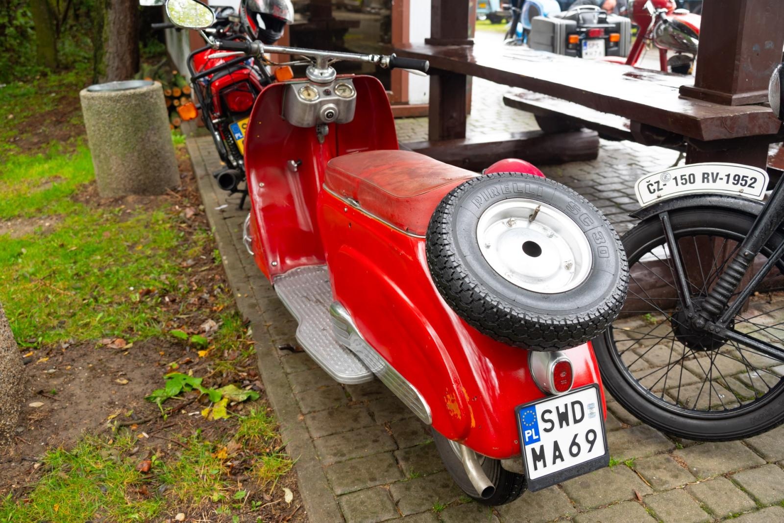 Zdjęcie w galerii na portalu naszraciborz.pl: Jesienny zlot samochodów zabytkowych w Zabełkowie wiadomości z regionu