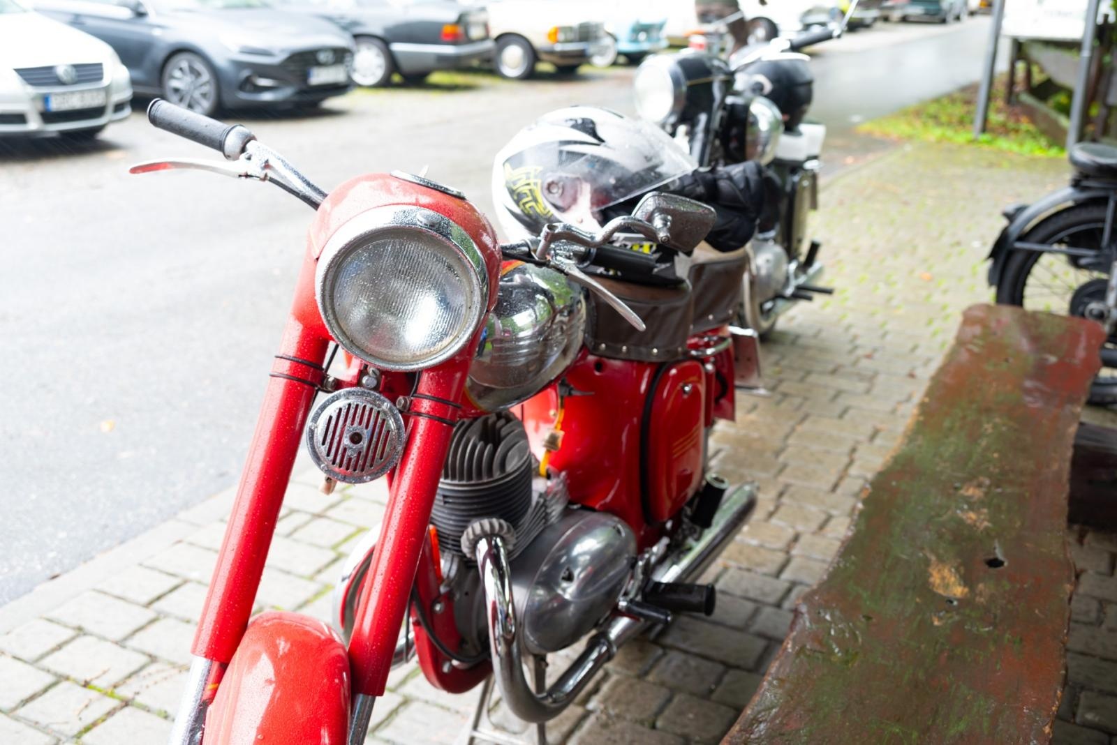 Zdjęcie w galerii na portalu naszraciborz.pl: Jesienny zlot samochodów zabytkowych w Zabełkowie wiadomości z regionu