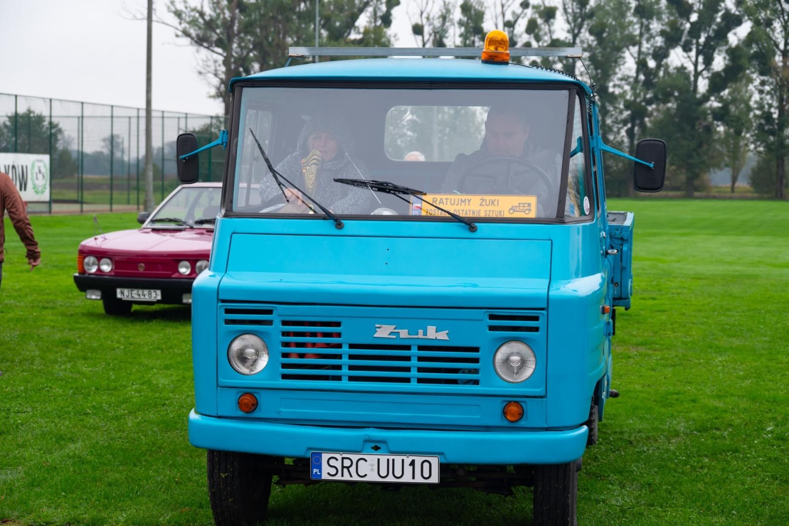 Zdjęcie w galerii na portalu naszraciborz.pl: Jesienny zlot samochodów zabytkowych w Zabełkowie wiadomości z regionu