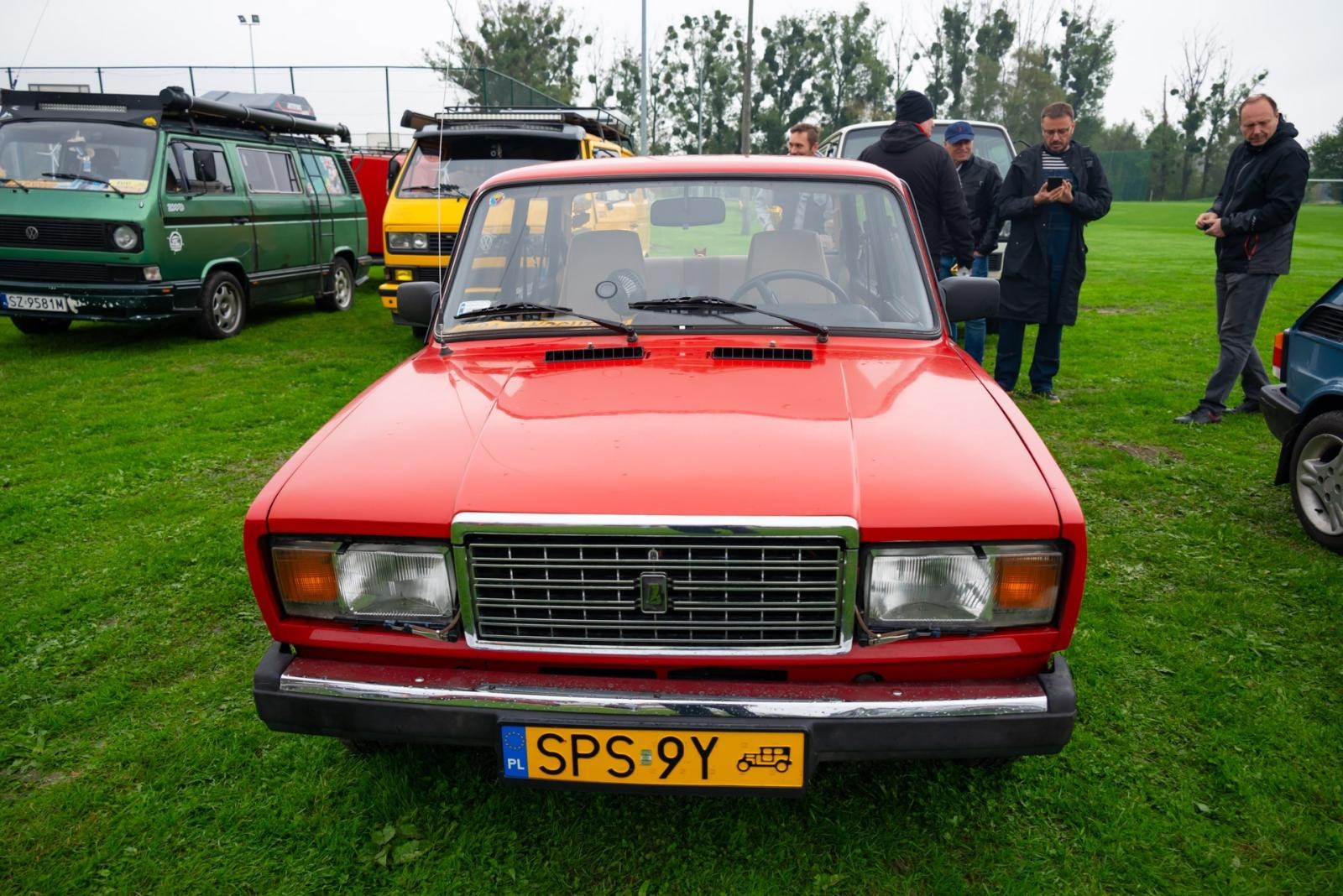 Zdjęcie w galerii na portalu naszraciborz.pl: Jesienny zlot samochodów zabytkowych w Zabełkowie wiadomości z regionu