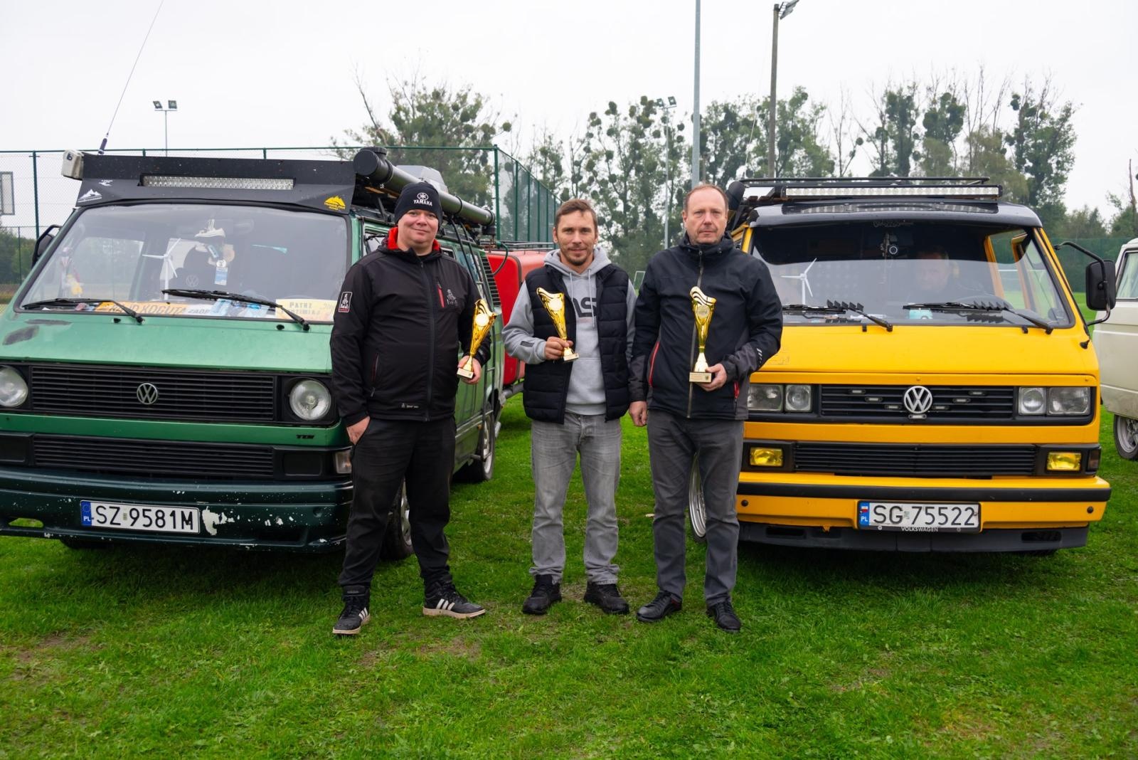 Zdjęcie w galerii na portalu naszraciborz.pl: Jesienny zlot samochodów zabytkowych w Zabełkowie wiadomości z regionu