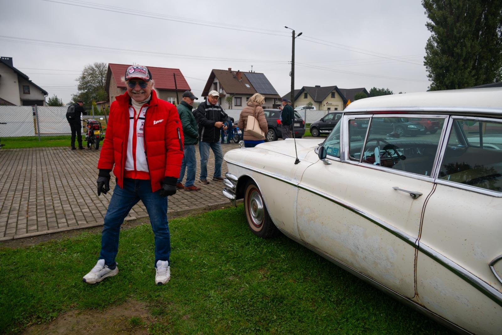 Zdjęcie w galerii na portalu naszraciborz.pl: Jesienny zlot samochodów zabytkowych w Zabełkowie wiadomości z regionu