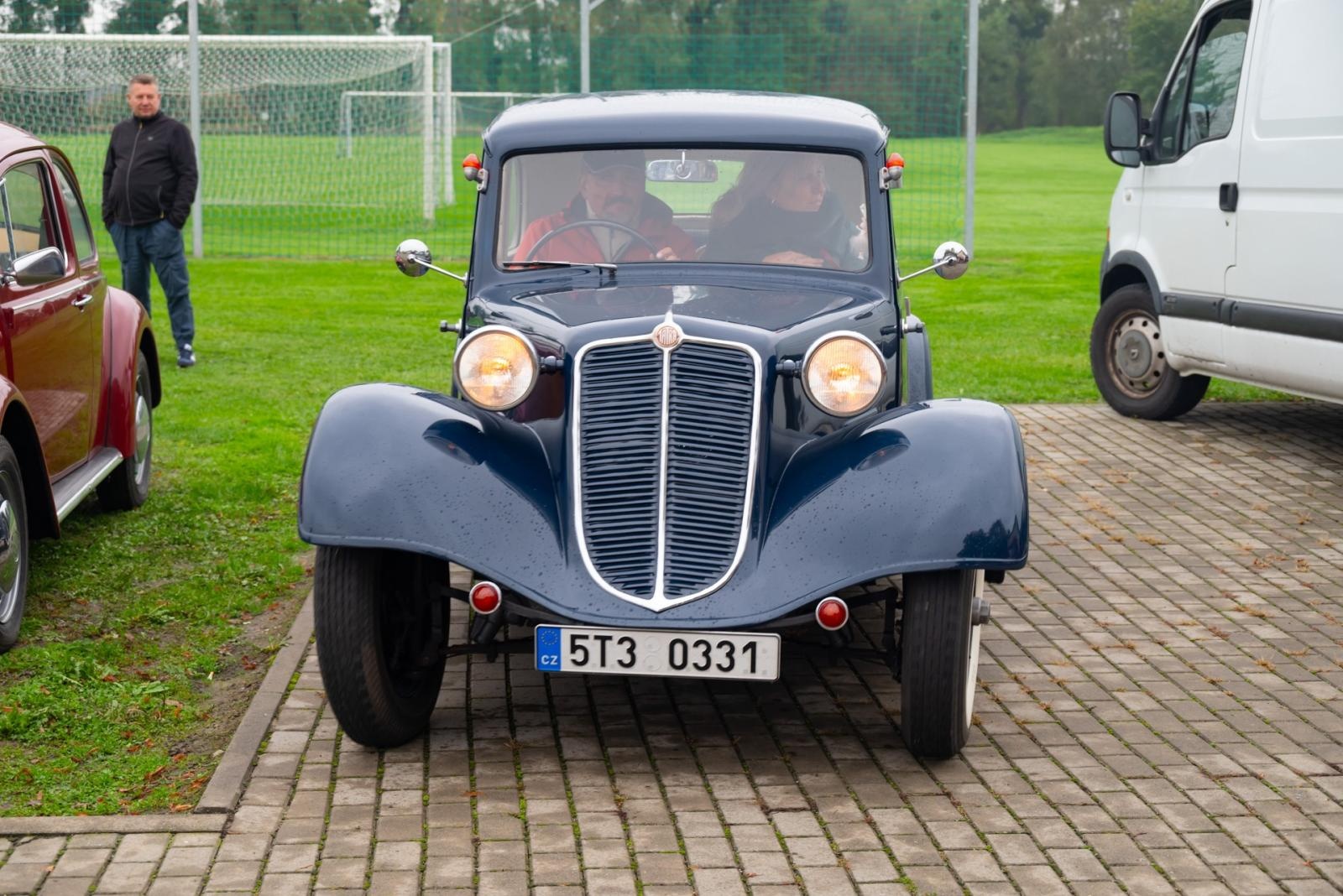 Zdjęcie w galerii na portalu naszraciborz.pl: Jesienny zlot samochodów zabytkowych w Zabełkowie wiadomości z regionu