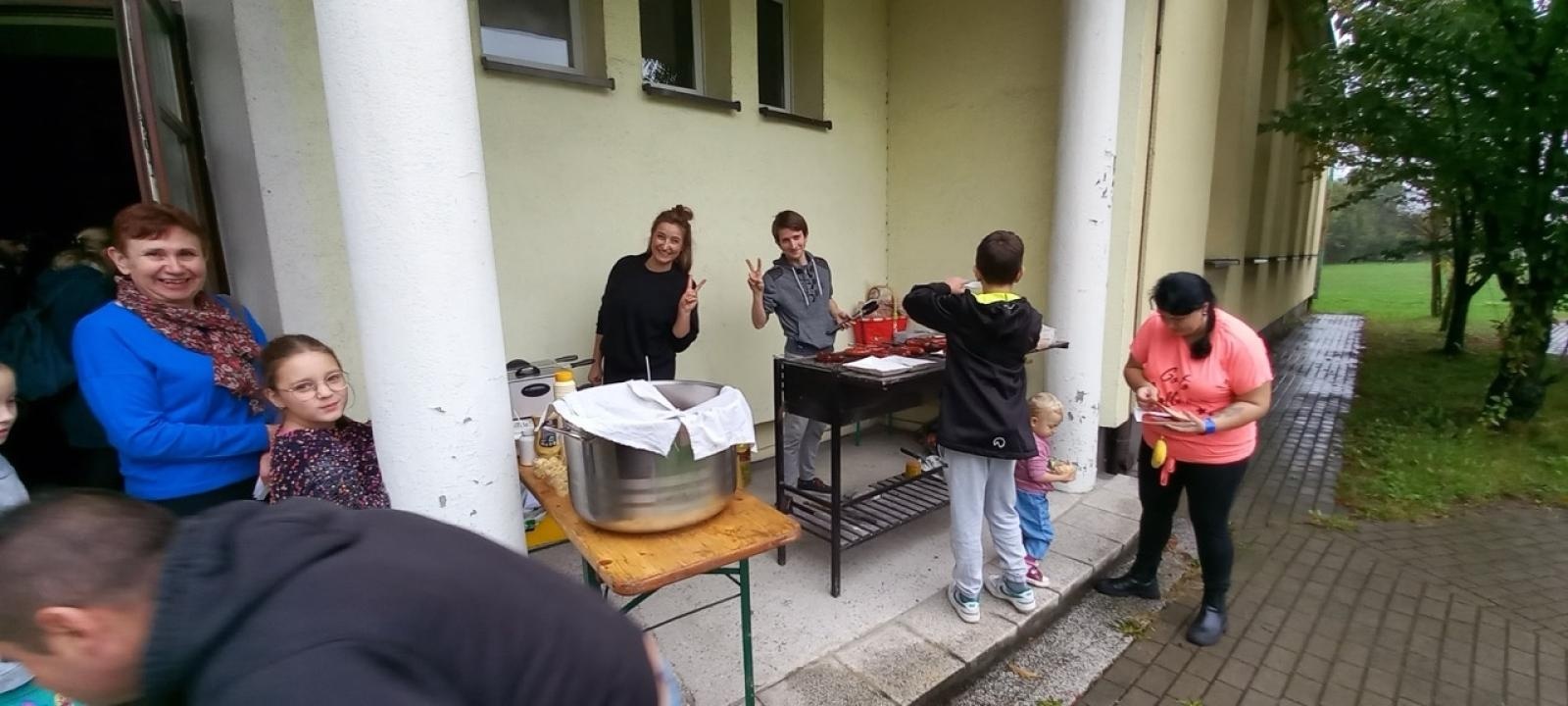 Zdjęcie w galerii na portalu naszraciborz.pl: Dzień Pieczonego Ziemniaka na Płoni: rodzinny festyn pełen atrakcji wiadomości z regionu