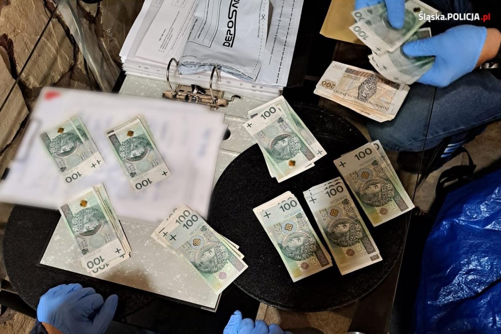 Zdjęcie w galerii na portalu naszraciborz.pl: CBŚP rozbiło w województwie śląskim gang odpowiedzialny za wymuszenia wiadomości z regionu