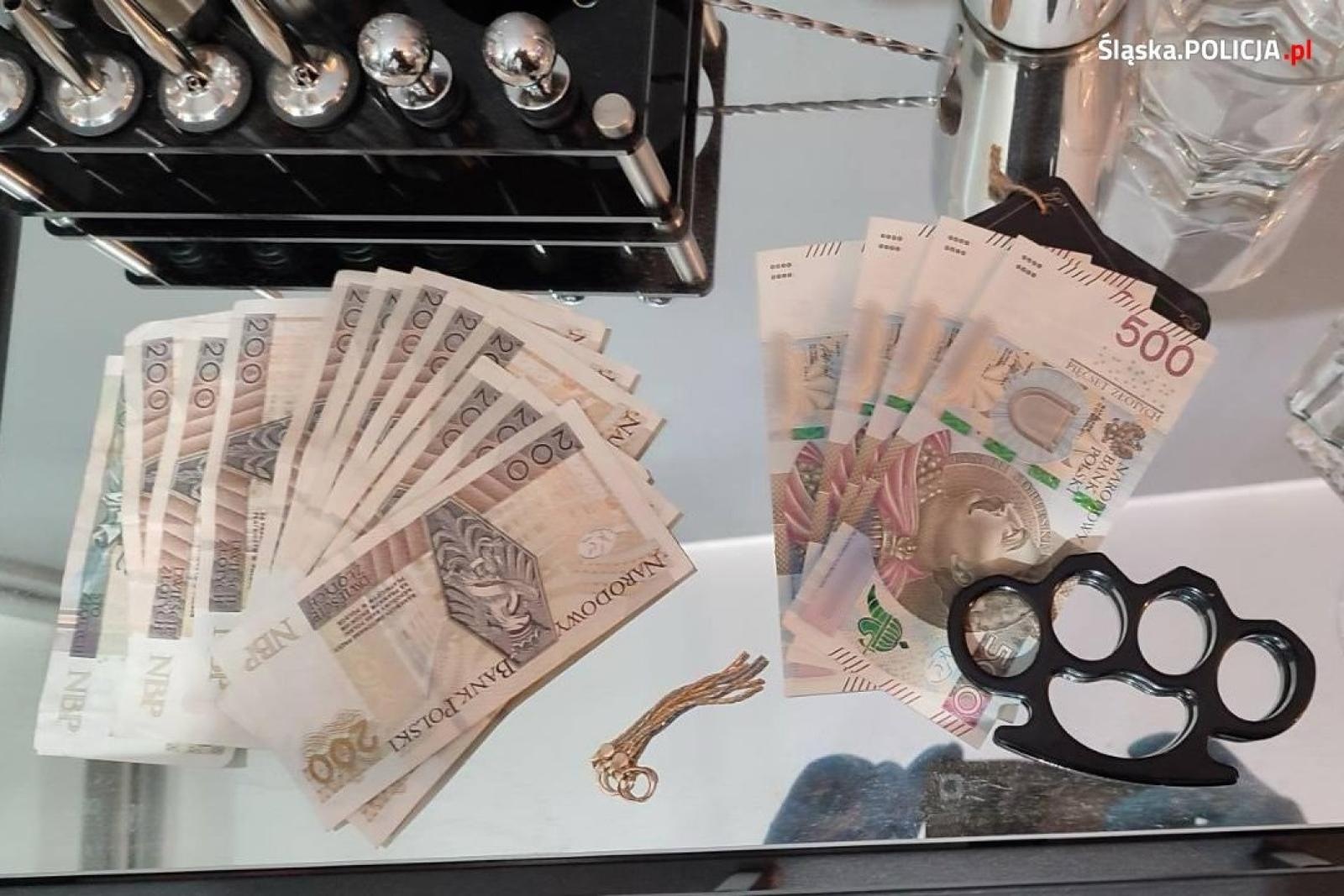 Zdjęcie w galerii na portalu naszraciborz.pl: CBŚP rozbiło w województwie śląskim gang odpowiedzialny za wymuszenia wiadomości z regionu