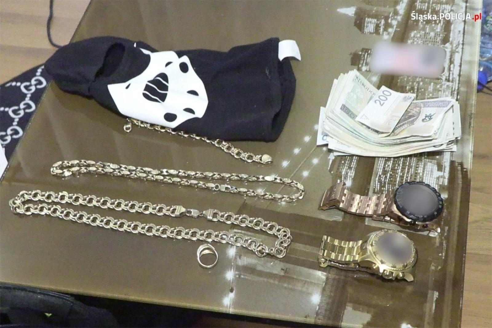 Zdjęcie w galerii na portalu naszraciborz.pl: CBŚP rozbiło w województwie śląskim gang odpowiedzialny za wymuszenia wiadomości z regionu