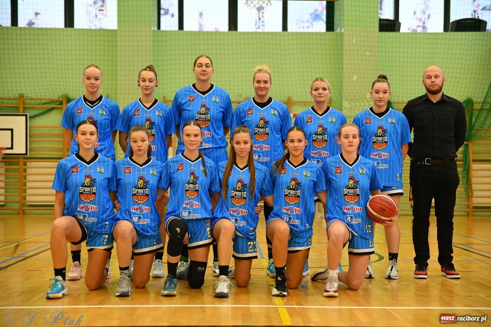 Zdjęcie w galerii na portalu naszraciborz.pl: Sparta Ziębice zdecydowanie lepsza od RKK AZS Racibórz [FOTO] wiadomości z regionu