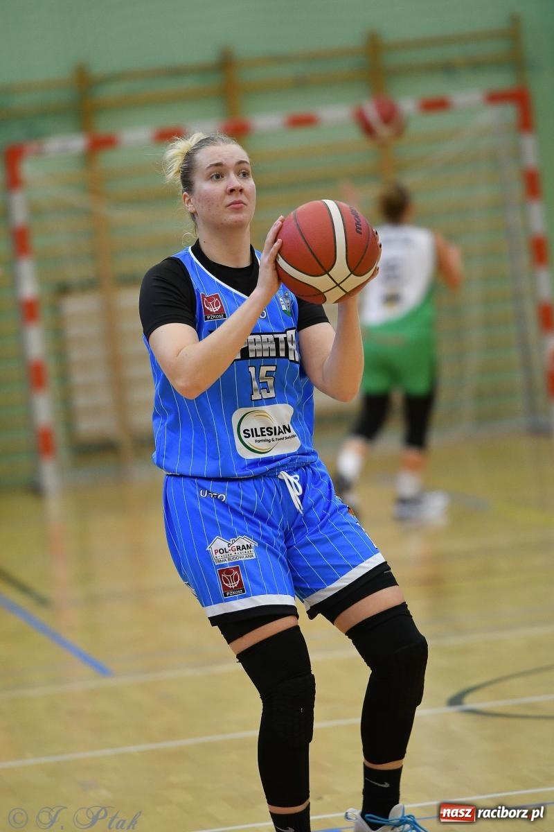 Zdjęcie w galerii na portalu naszraciborz.pl: Sparta Ziębice zdecydowanie lepsza od RKK AZS Racibórz [FOTO] wiadomości z regionu